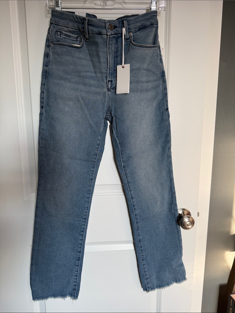 Good American Straight-Leg Jeans in Medium Blue Wash